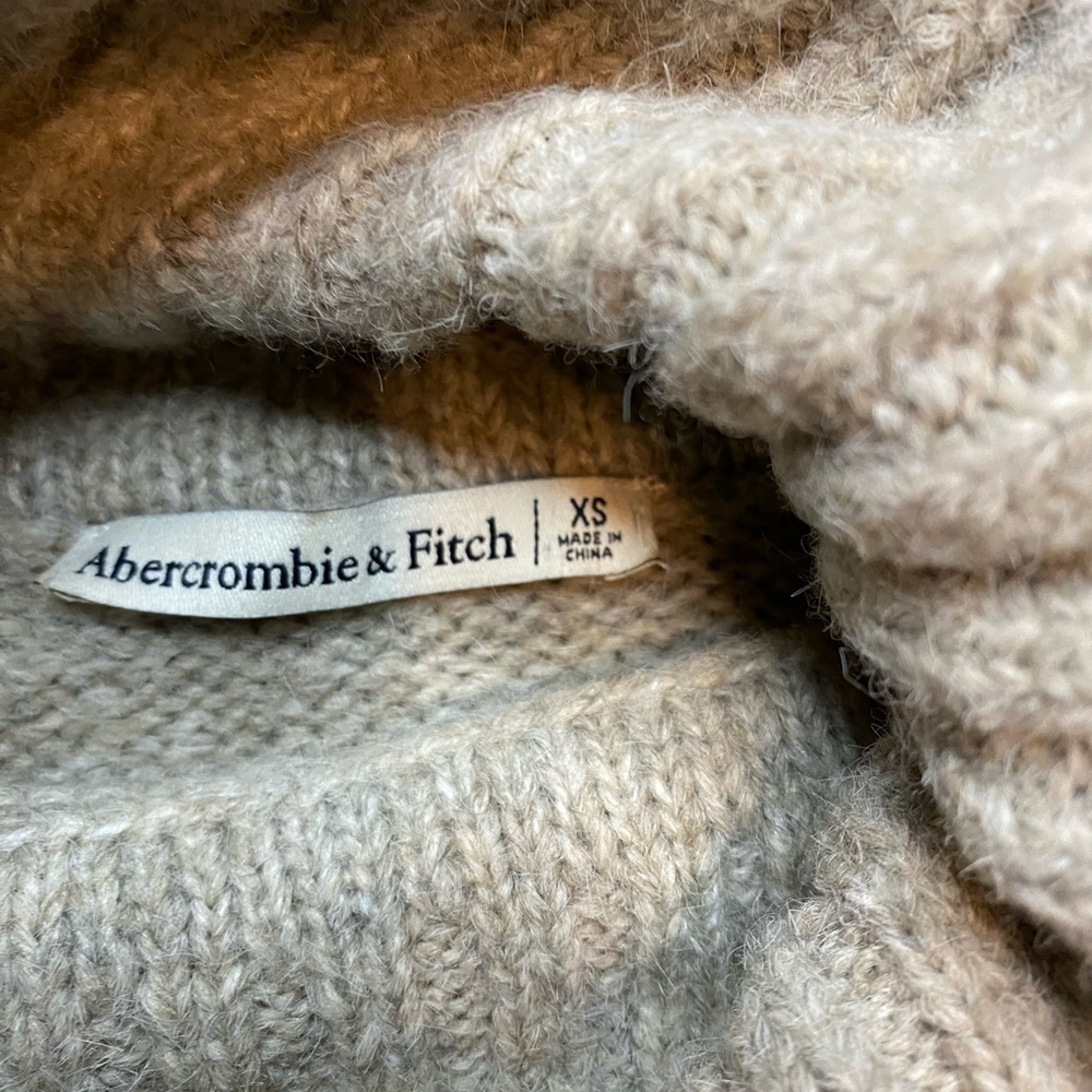 Abercrombie and Fitch Turtleneck Sweater Tee - Picture 2 of 5